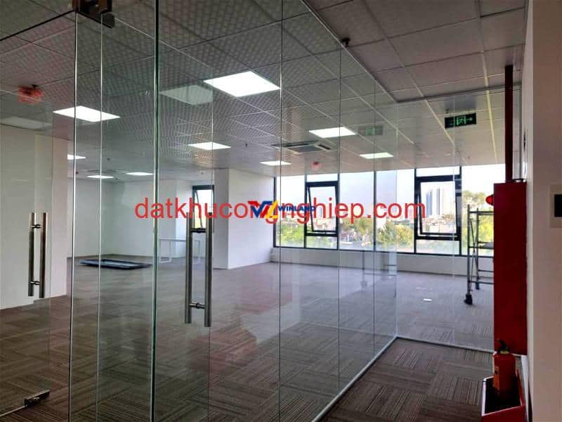 san-van-phong-hoang-mai-noi-that-vach-kinh-view-dep