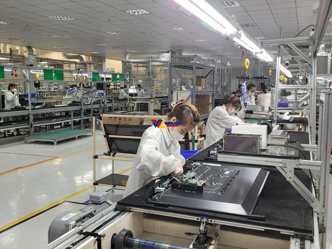 nha-may-foxxcon-kcn-dong-mai