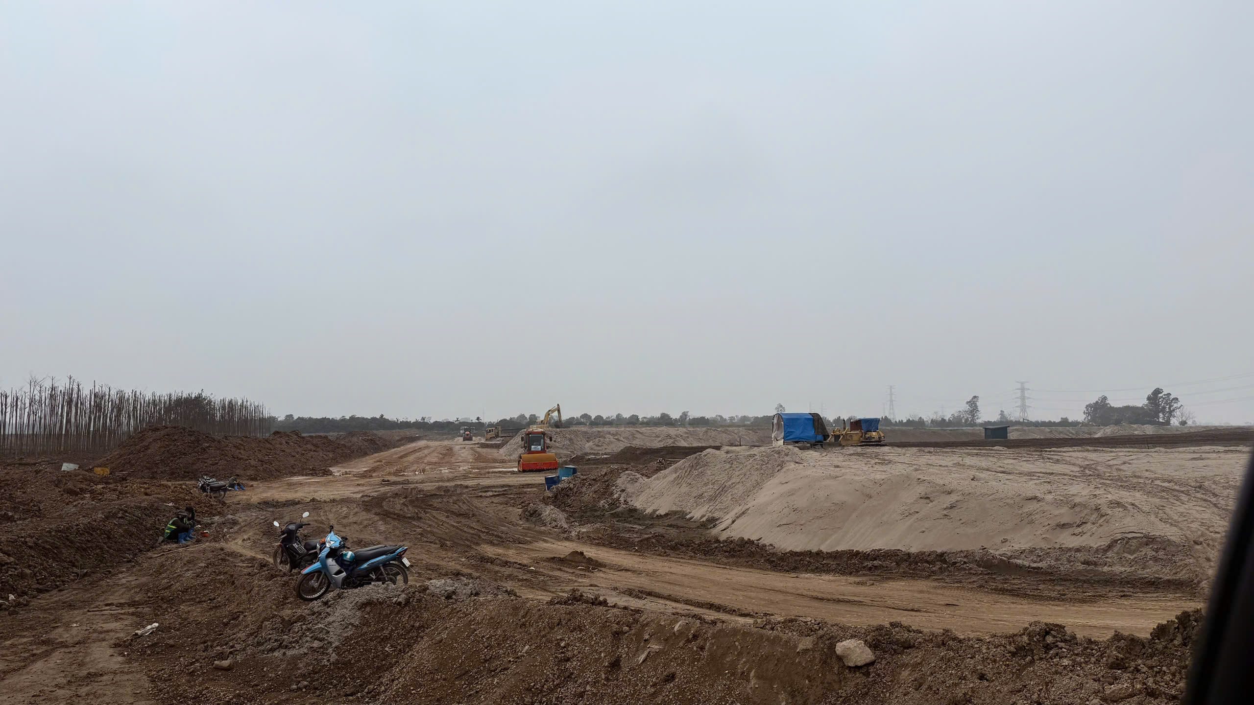 z6370207565052_5d6ed2b3576386f7321c3e4b3aceab6c