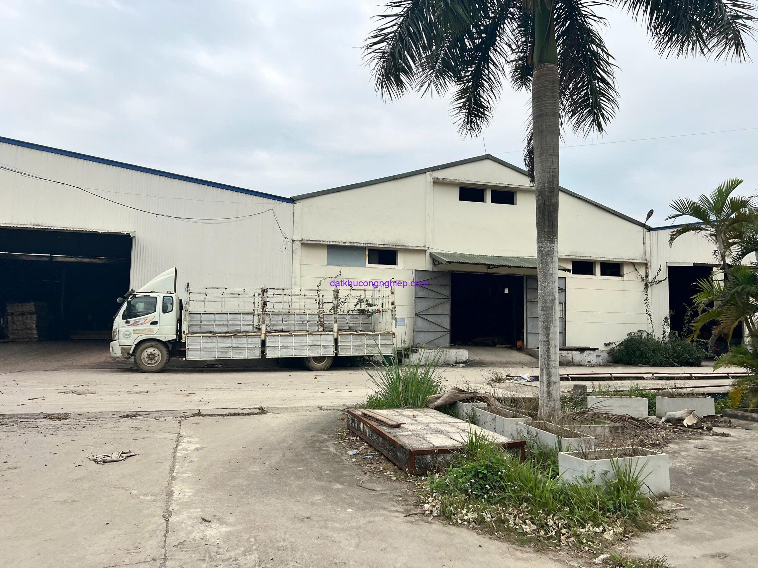 nha-xuong-hoa-binh-2